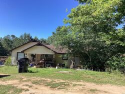 Pre-foreclosure in  CATFISH RD Alexander City, AL 35010