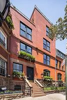 Pre-foreclosure in  E End Ave New York, NY 10028