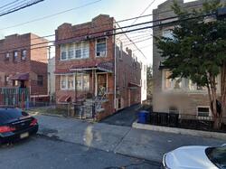 Pre-foreclosure in  E 231st St Bronx, NY 10466