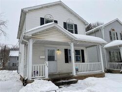Pre-foreclosure in  Barberry Ter Rochester, NY 14621