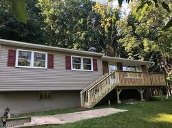 Pre-foreclosure in  Vanderhoof Ct Vernon, NJ 07462