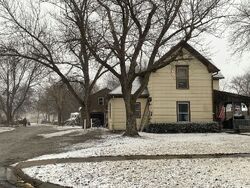  W 8th St, York NE