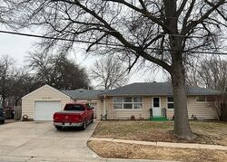Pre-foreclosure in  Gladstone St Lincoln, NE 68507