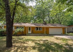 Pre-foreclosure in  Knox Ave Hollister, MO 65672