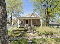 Pre-foreclosure in  Shady Ave Saint Joseph, MO 64505