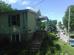 Pre-foreclosure in  Meadow Ave Saint Louis, MO 63125