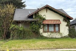 Pre-foreclosure in  Denwood Ave Sw Wyoming, MI 49509