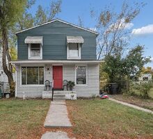Pre-foreclosure in  E Greendale Highland Park, MI 48203