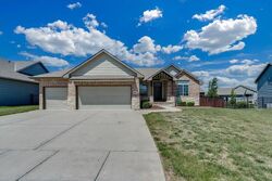 Pre-foreclosure in  N Woodridge St Wichita, KS 67226