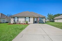 Pre-foreclosure in  Vintage Ln Ponchatoula, LA 70454