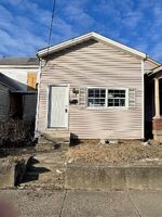 Pre-foreclosure in  W Oak St Louisville, KY 40210