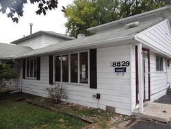 Pre-foreclosure in  S Kildare Ave Hometown, IL 60456