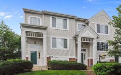Pre-foreclosure in  Oakfield Ct Aurora, IL 60503
