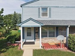 Pre-foreclosure in  Denton Ct Schaumburg, IL 60194