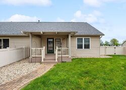 Pre-foreclosure in  Kentfield Dr Lebanon, IL 62254