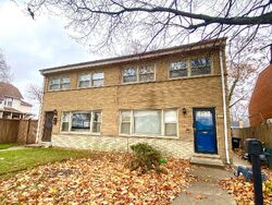 Pre-foreclosure in  Hayes Ave La Grange, IL 60525