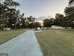 Pre-foreclosure in  Racetrack Dr Cochran, GA 31014