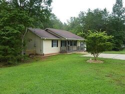 Pre-foreclosure in  Whispering Winds Dr Murrayville, GA 30564