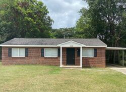 Pre-foreclosure in  Flanders Dr Warner Robins, GA 31093