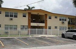 Pre-foreclosure in  East Dr  Miami Beach, FL 33141