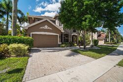 Pre-foreclosure in  Collonade Dr Lake Worth, FL 33449