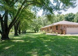 Pre-foreclosure in  242nd St Tonganoxie, KS 66086