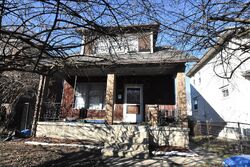 Pre-foreclosure in  Gibbard Ave Columbus, OH 43201
