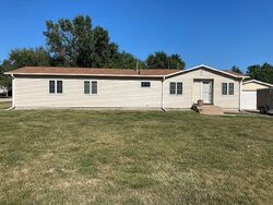 Pre-foreclosure in  N Hamilton Ave Harvard, NE 68944