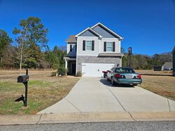 Pre-foreclosure in  Bridgewood Dr Macon, GA 31216