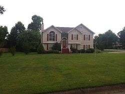 Pre-foreclosure in  Hunters Pointe Ct Villa Rica, GA 30180