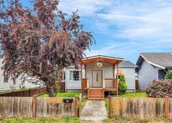 Pre-foreclosure in  7th St Se Auburn, WA 98002