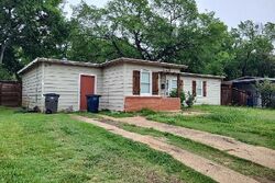 Pre-foreclosure in  Cairn Cir Fort Worth, TX 76134