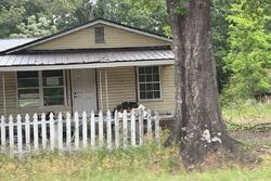 Pre-foreclosure in  W Oak Hwy Westminster, SC 29693