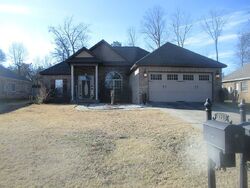 Pre-foreclosure in  ASHTON PARK Millbrook, AL 36054