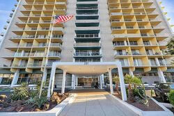 Pre-foreclosure in  W Clarendon Ave Unit 4b Phoenix, AZ 85013