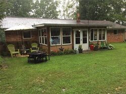 Pre-foreclosure in  Gastonia Hwy Lincolnton, NC 28092
