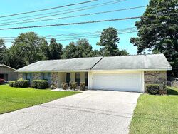 Pre-foreclosure in  Camellia Dr Tuscaloosa, AL 35401