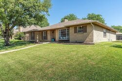 Pre-foreclosure in  Middle Glen Dr Carrollton, TX 75007