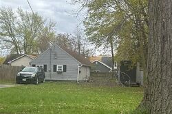 Pre-foreclosure in  W Summer St Appleton, WI 54914