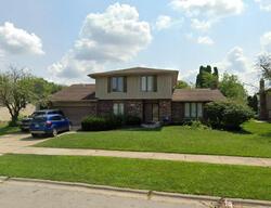 Pre-foreclosure in  Stradford Ln Orland Park, IL 60462