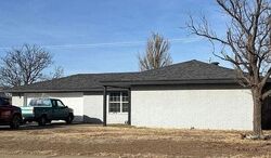 Pre-foreclosure in  Cherokee Dr Hereford, TX 79045
