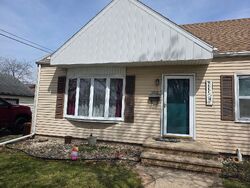Pre-foreclosure in  W Commercial St Appleton, WI 54914