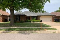 Pre-foreclosure in  Nw 107th St Oklahoma City, OK 73162