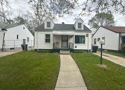 Pre-foreclosure in  Hawthorne St Highland Park, MI 48203