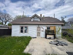 Pre-foreclosure in  W KEEFE AVE Milwaukee, WI 53216