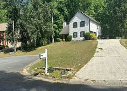 Pre-foreclosure in  Dovonshire Rd Sw Marietta, GA 30064