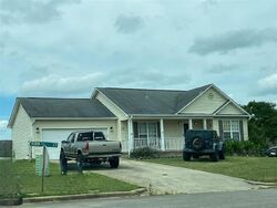 Pre-foreclosure in  Robin Ct Hartselle, AL 35640