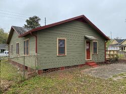 Pre-foreclosure in  Ne 9th St Gainesville, FL 32601