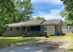  Sivley Dr, Falkville AL