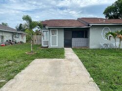 Pre-foreclosure in  Sw 7th Pl Cape Coral, FL 33914
